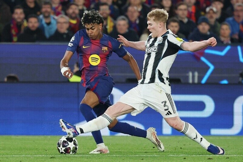 Barcelona vs Newcastle - Chích Chòe chìm trong ác mộng